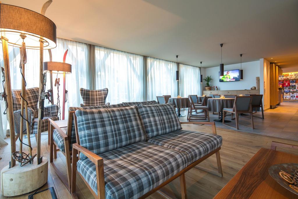 Moelgg Dolomites Residence San Vigilio Di Marebbe Ruang foto