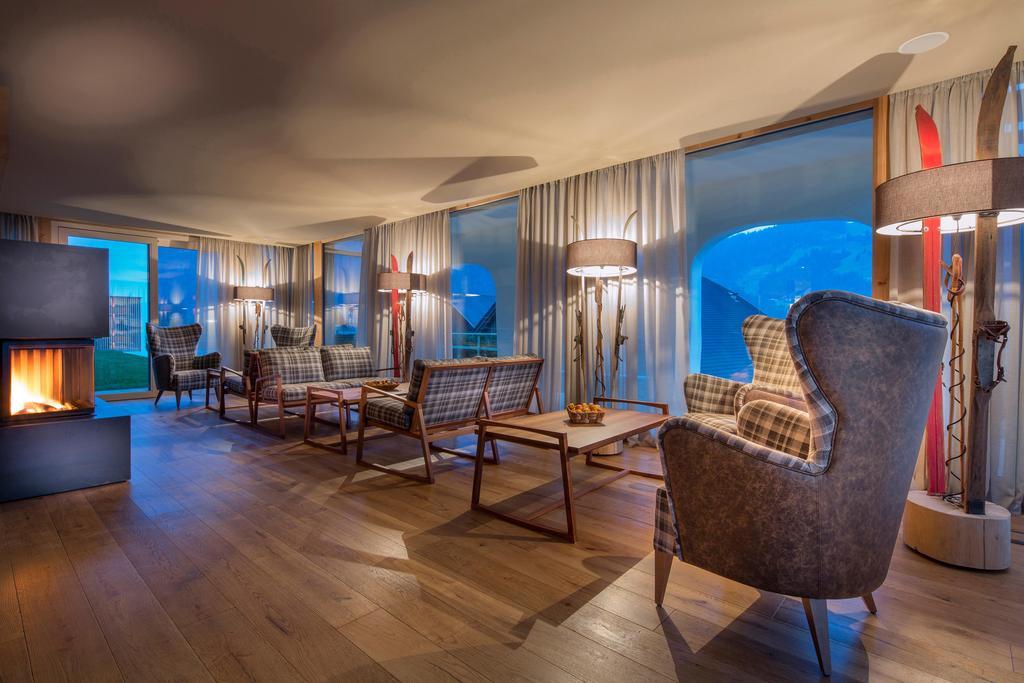 Moelgg Dolomites Residence San Vigilio Di Marebbe Bagian luar foto