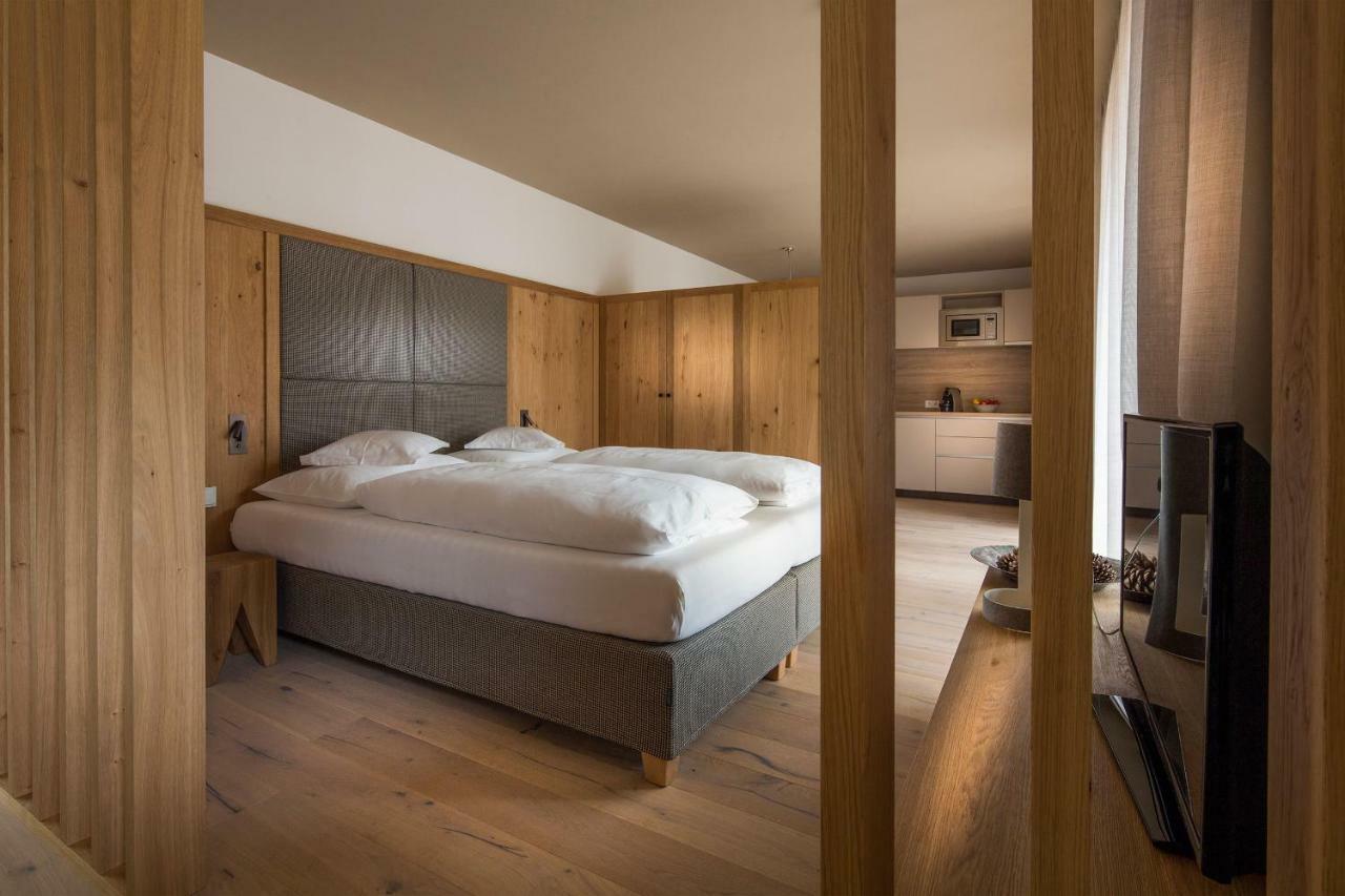 Moelgg Dolomites Residence San Vigilio Di Marebbe Bagian luar foto